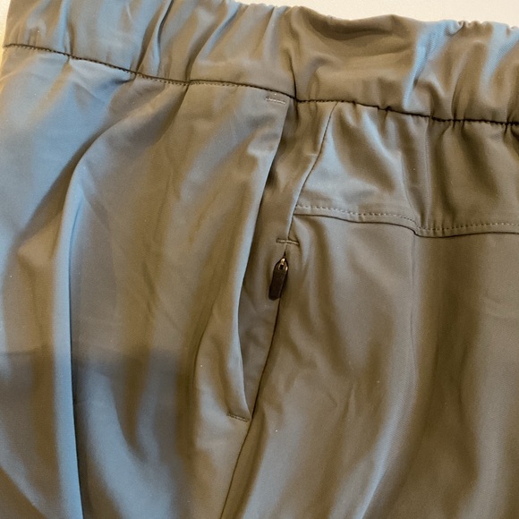 Vuori Women's Miles Ankle Pant - Large - Picture 4 of 5